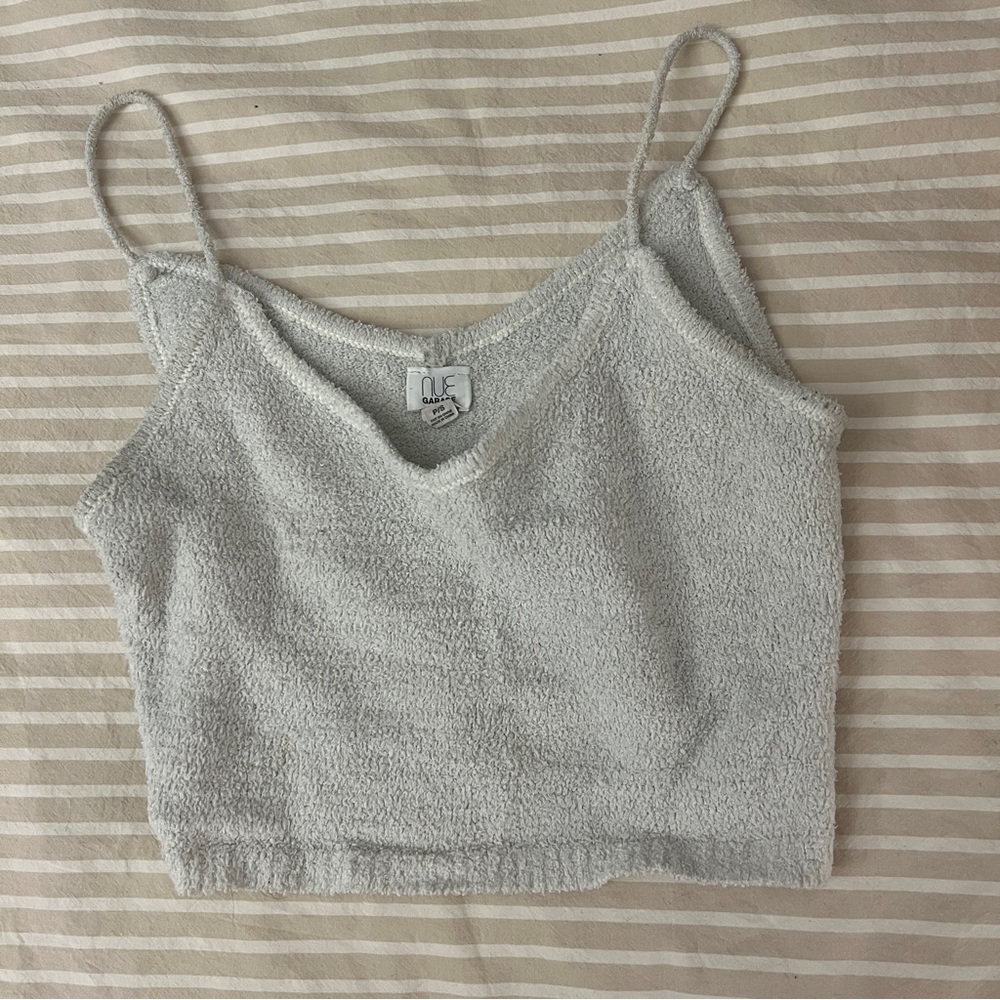 GARAGE - WHITE NUE TOP